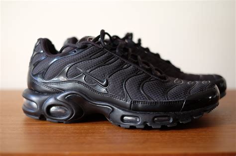 nike tns all black.